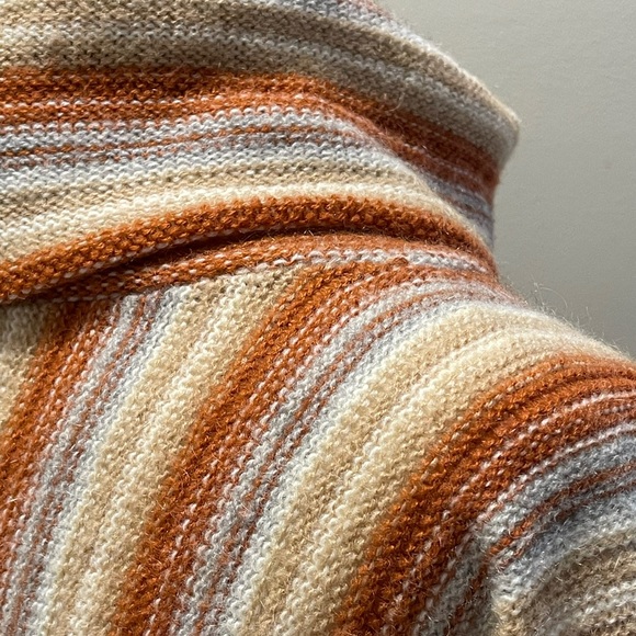 🧡 VINTAGE 70s pullover cowl neck striped sweater with flare sleeves size L - Picture 12 of 16